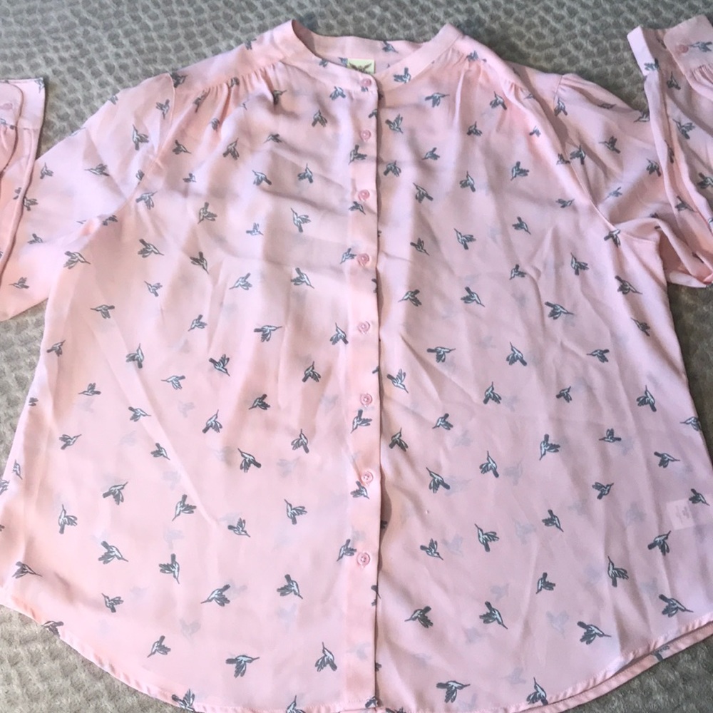 Romantic birds flying birds 🕊 light pink top